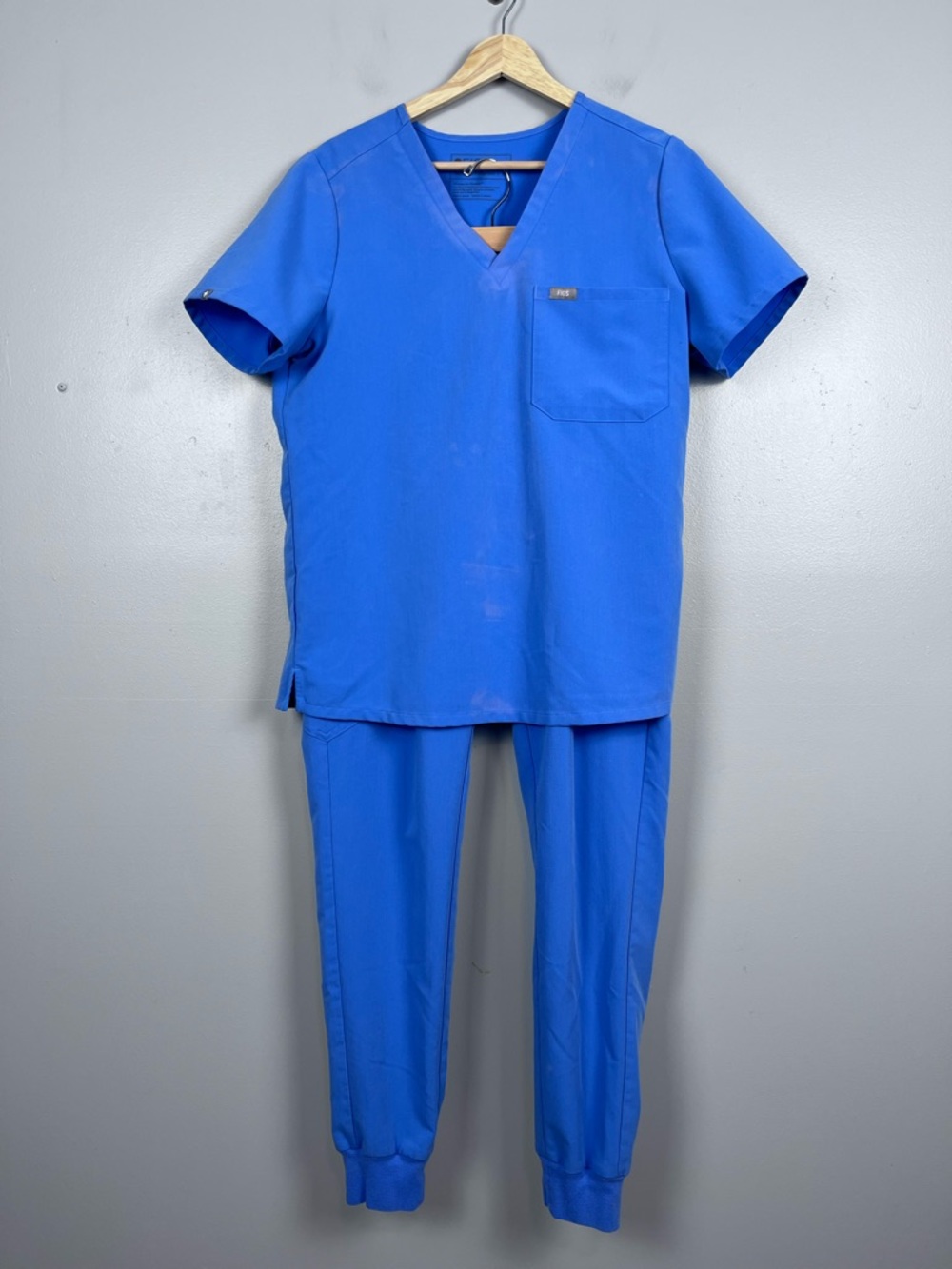 Figs Scrub Set Blue  Catarina V-Neck Top with Zamora Jogger Pants Size M; Nurse